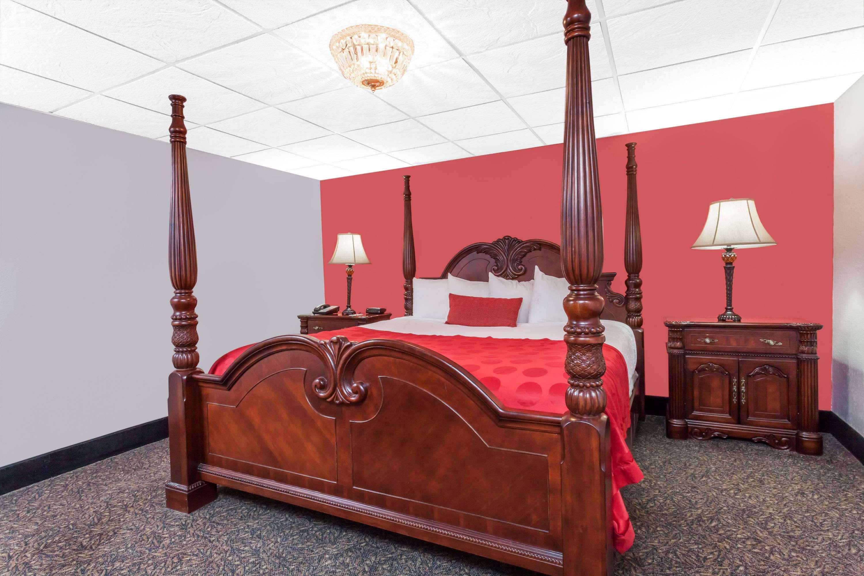 Ramada By Wyndham Henderson/Evansville Exterior photo