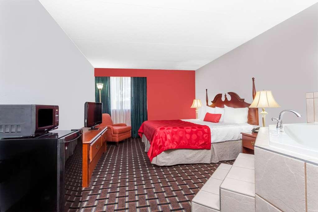 Ramada By Wyndham Henderson/Evansville Room photo